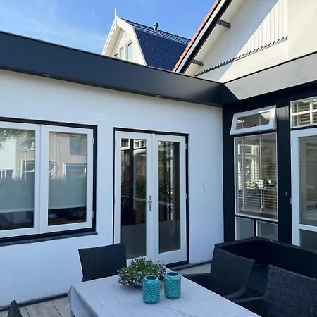 Froukje Aan Zee